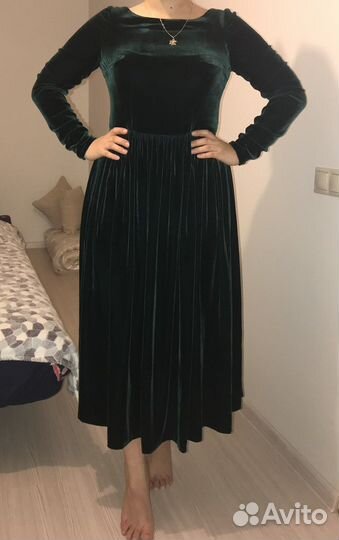 Платье бархатное