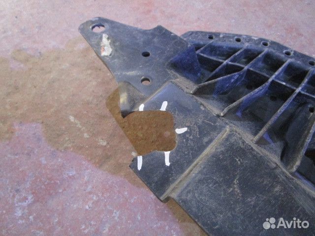 Пыльник переднего бампера Toyota Corolla E18 2013