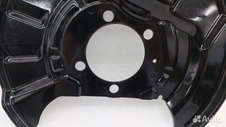 Пыльник тормозного диска задний левый Toyota Rav4