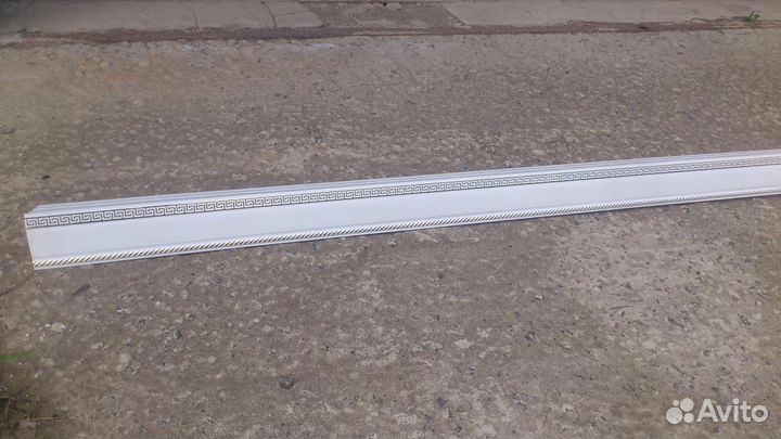 Карниз потолочный пластиковый трехрядный с блендой