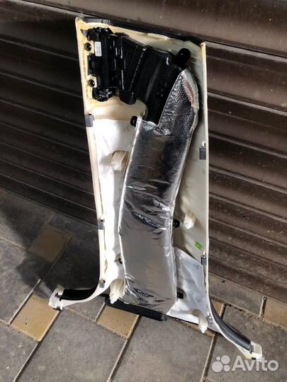 Общивка стойки правая Kia K900