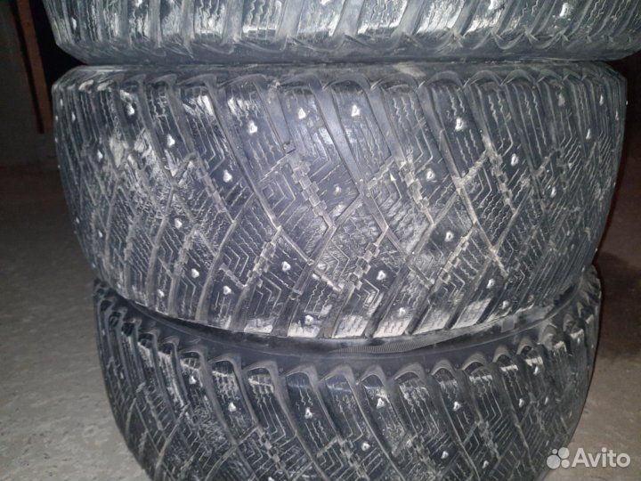 Goodyear UltraGrip Arctic 2 215/55 R17 94T