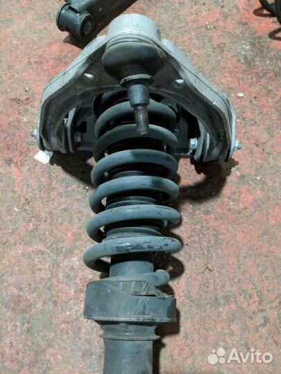 Амортизатор передний правый Audi Q7 4L 3.6