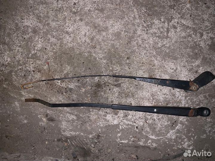 Поводок дворника skoda felicia 1