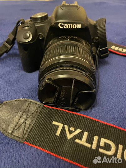 Зеркальный фотоаппарат Canon