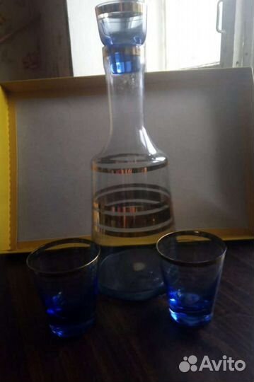 Графин с рюмками
