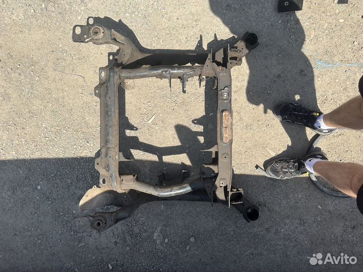 Подрамник ML63AMG W164