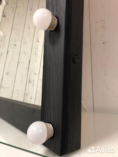 Зеркало с подсветкой настольное