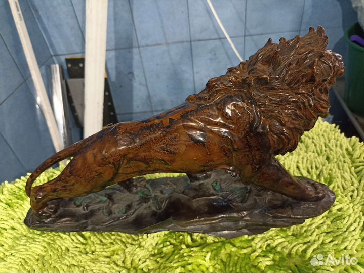 Лев статуэтка