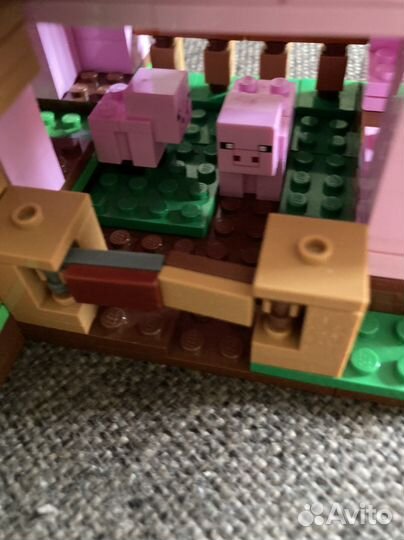 Lego Minecraft 21170 дом-свинья