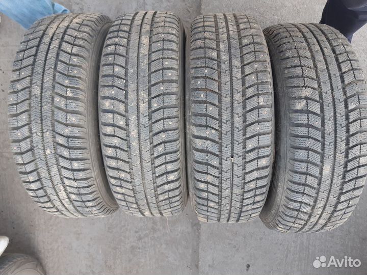 Bridgestone W990