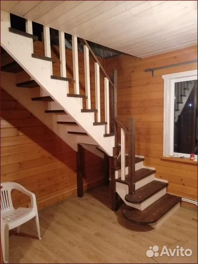 Лестница деревянная