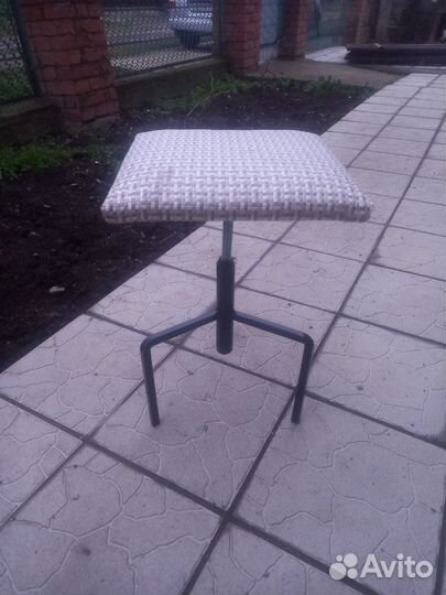 Стул для пианино винтовой