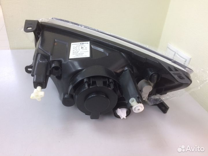 Фара передняя Ваз 2190 Гранта, правая, поштучно