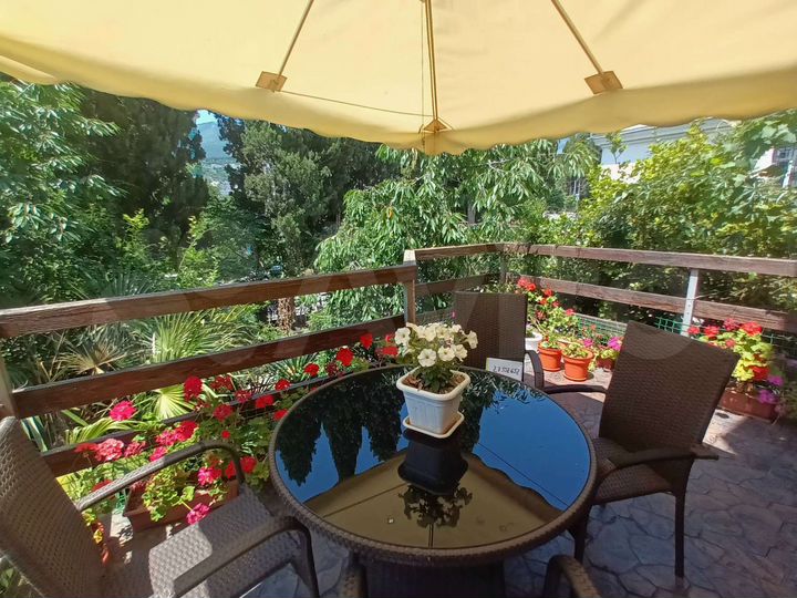 2-к. квартира, 65 м², 2/3 эт.