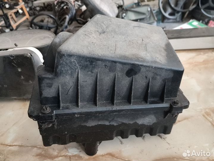 Корпус воздушного фильтра Ford Focus 1 zetec 2.0