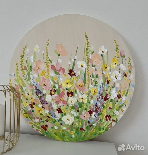 Картина с цветами на круглом холсте. 50 см