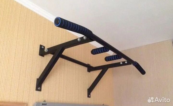 Турник настенный