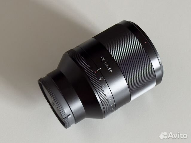 Sony Carl Zeiss Planar T* FE 50mm f/1.4 ZA