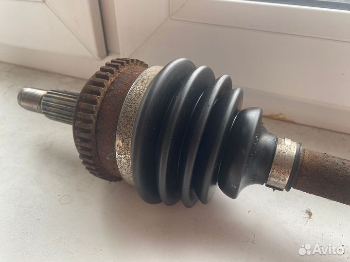 Привод передний левый на LADA Vesta