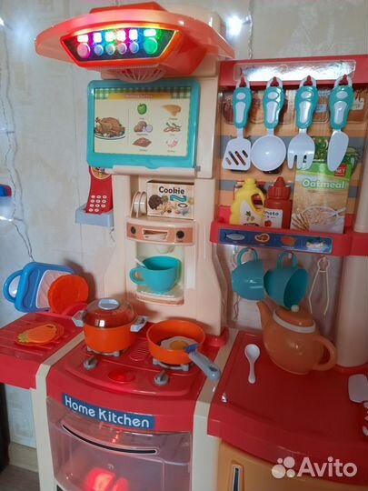 Детская игровая кухня с водой, звуками бульканья