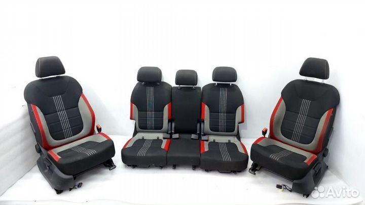 Сиденья комплект Skoda Yeti 5L cdab 2017