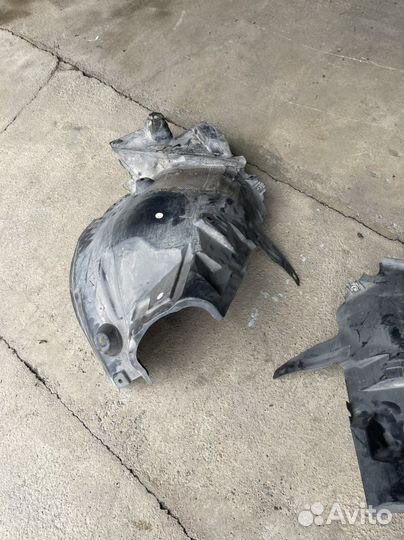 Подкрыльники Mercedes C-class W204