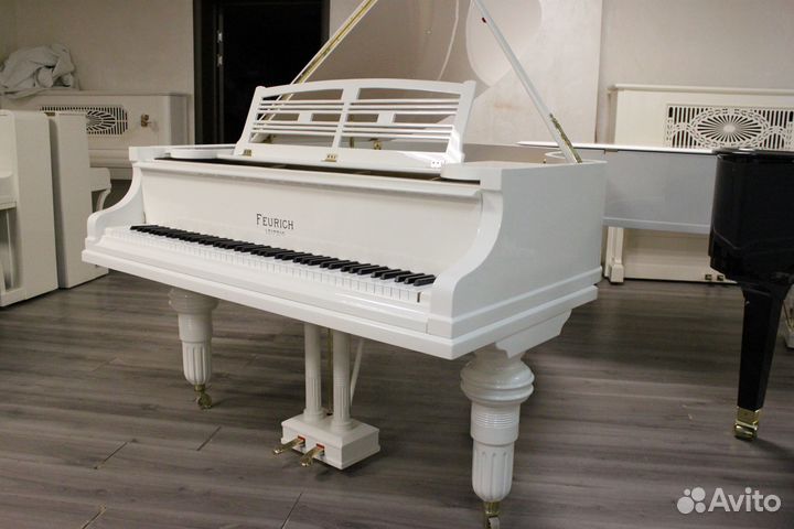 Рояль белый кабинетный Feurich (Германия)