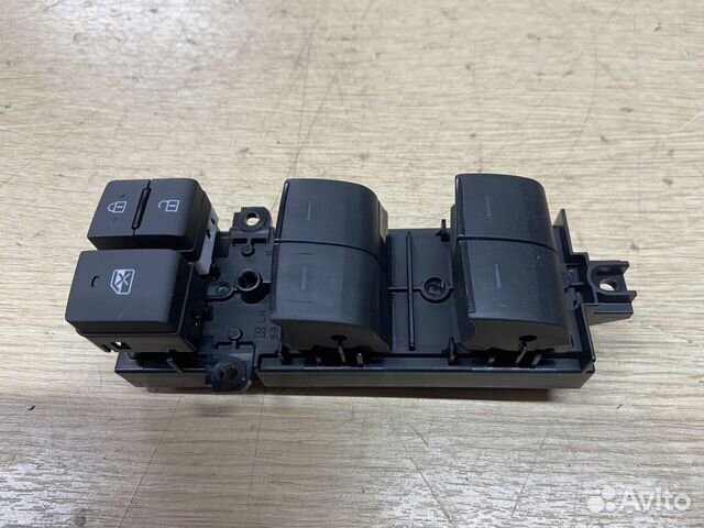 Блок управления стеклоподъемниками Toyota Camry 75