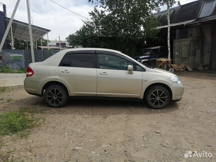 Nissan Tiida Latio, 2005