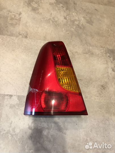 Фонарь задний левый на renault logan 1