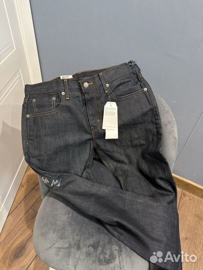 Джинсы женские Levis новые(брак) L(48-50)