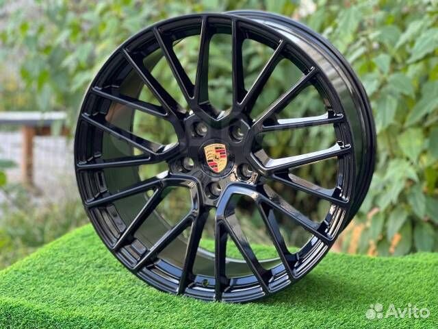 Диск литой разношир. Replica Porsche 5x130