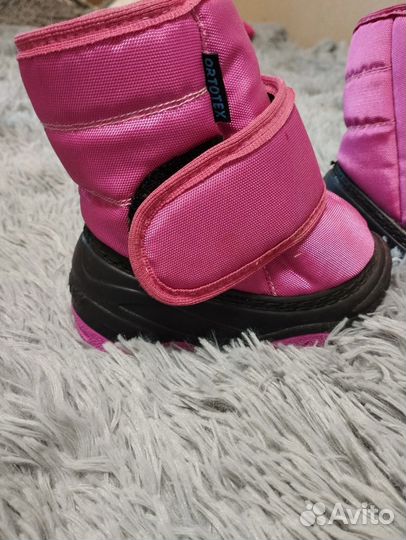 Зимнии сапоги на девочку 22,23