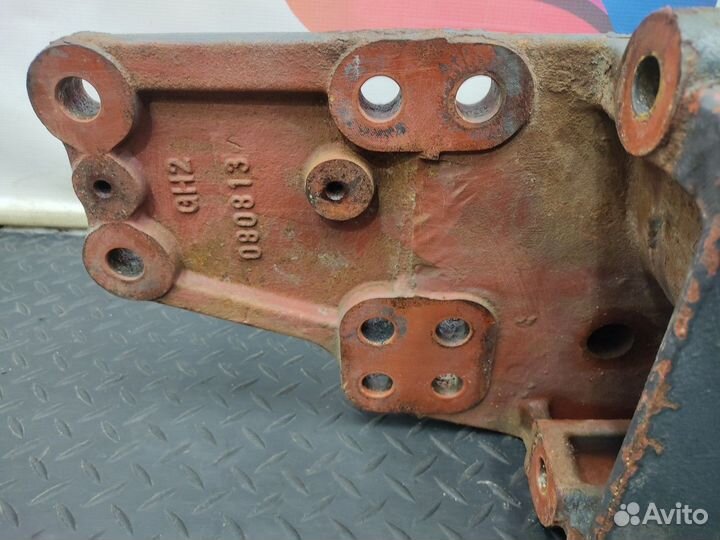 1452210 Кронштейн рессоры правый Daf XF105