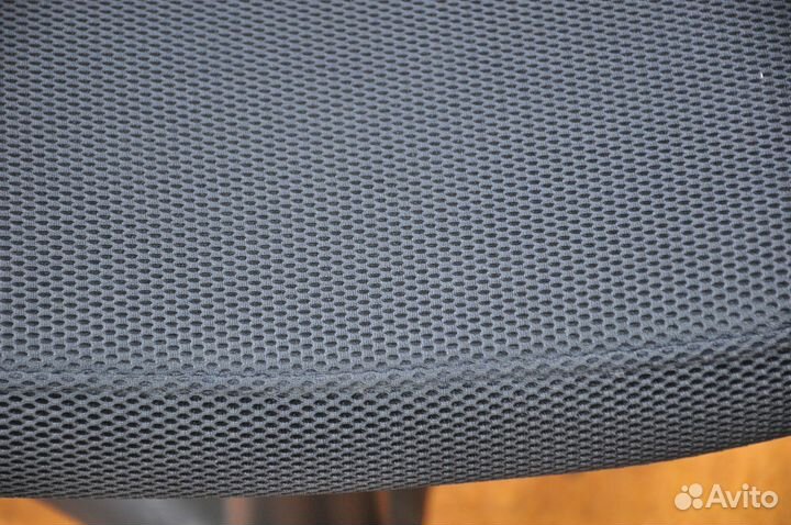 Офисное кресло 