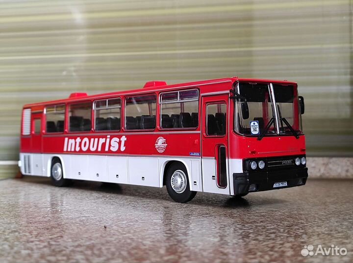 Модель Ikarus-250.59 в масштабе 1:43