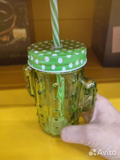 Стакан с крышкой и трубочкой Кактус