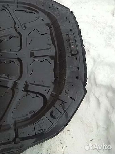 Капот Subaru Forester 2015 г