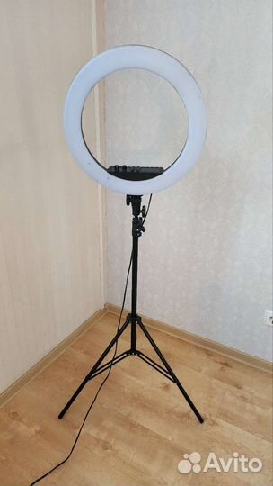 Кольцевая лампа со штативом бу