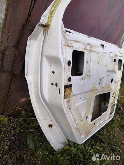 Дверь газ 31105