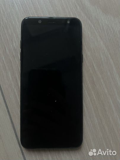 Samsung Galaxy A6, 4/64 ГБ