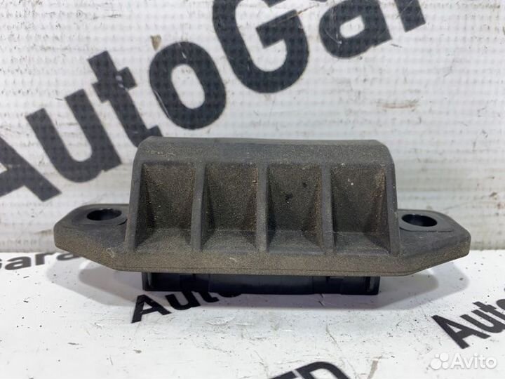 Кнопка крышки багажника Lexus Rx450H GYL25 2GR-FXS