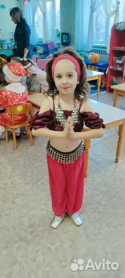 Костюм карнавальный (восточной красавицы)