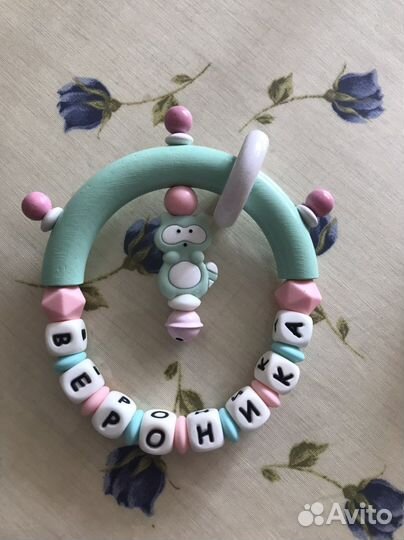 Силиконовая посуда для малыша и погремушка