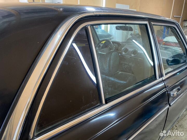 Стекла дверные Mercedes W123