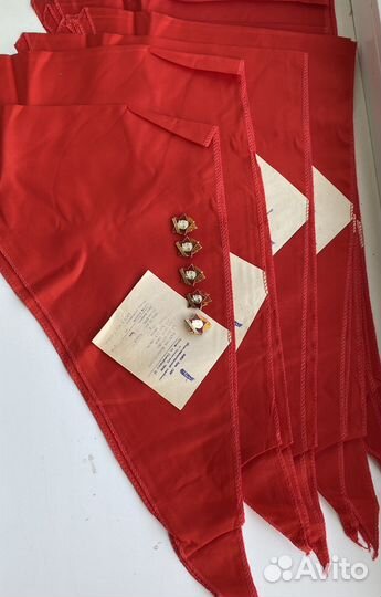 Пионерский галстук СССР плюс значек