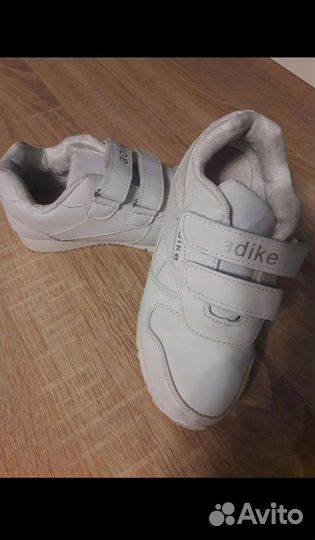 Кроссовки для девочки