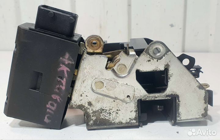 Замок двери передней левой BMW E36