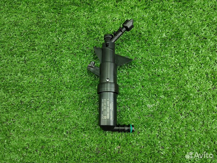 Форсунка омывателя фар правая VW Passat CC VAG